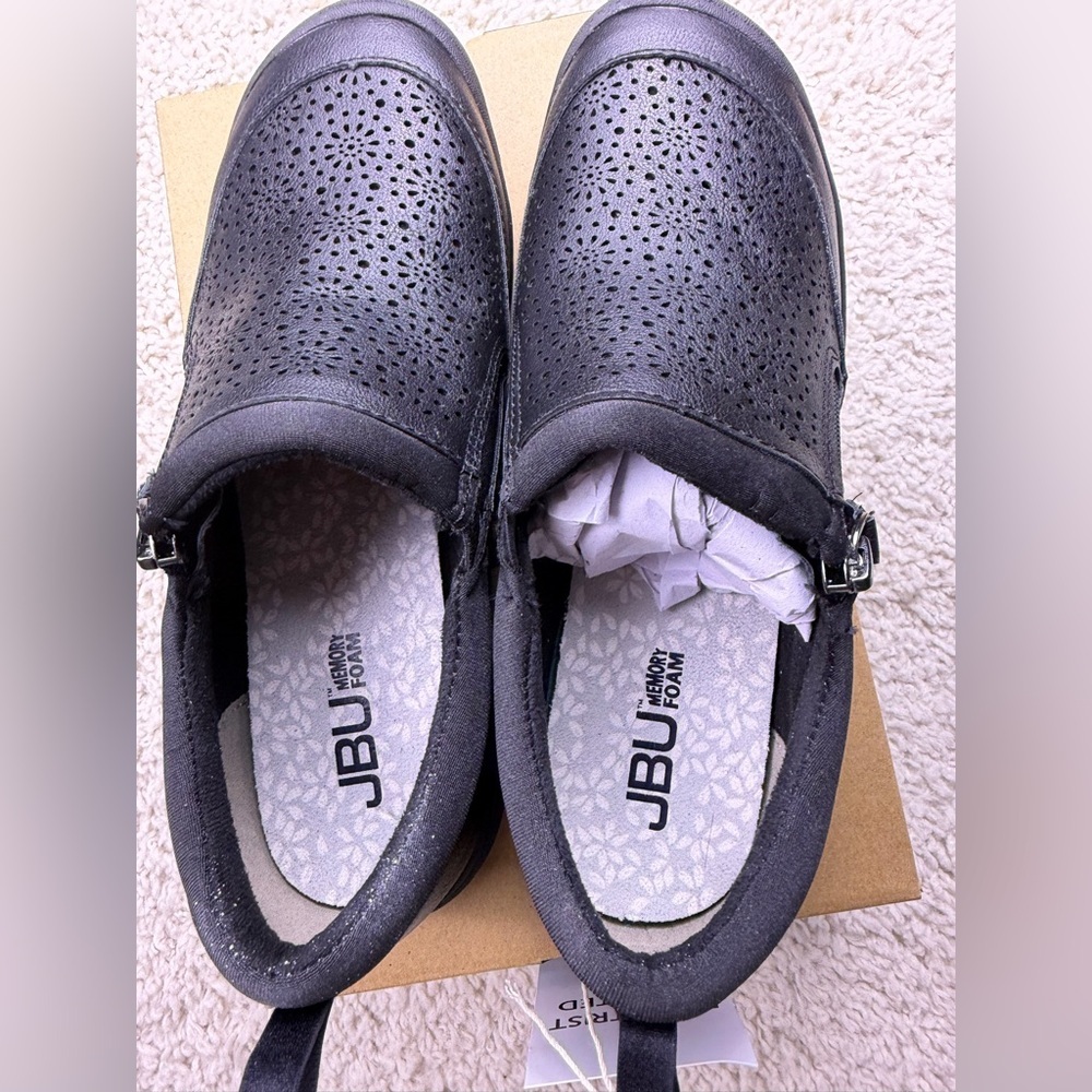 Women’s Size 7 JBU Slip-On Shoes with Memory Foam - Picture 7 of 9